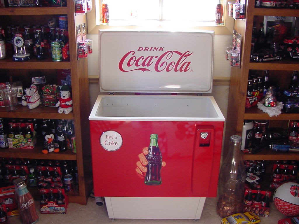 Coke Cooler Opened.jpg 123.8K